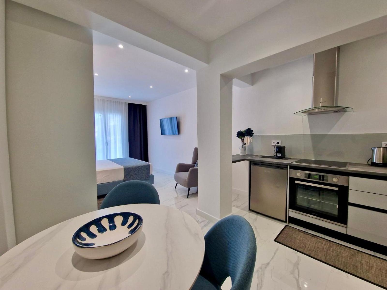 Kassiopi Piazza Suites Экстерьер фото