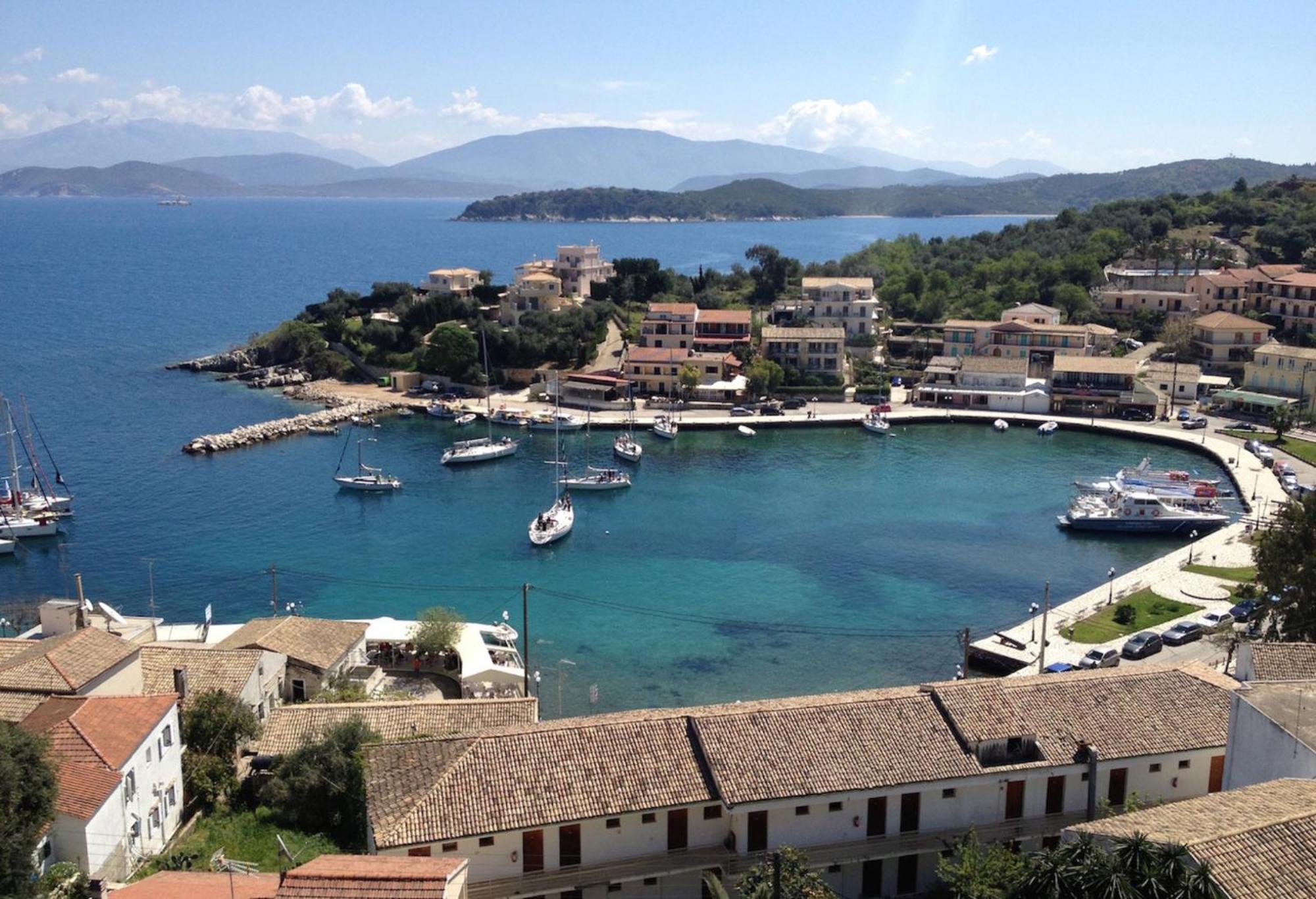 Kassiopi Piazza Suites Экстерьер фото