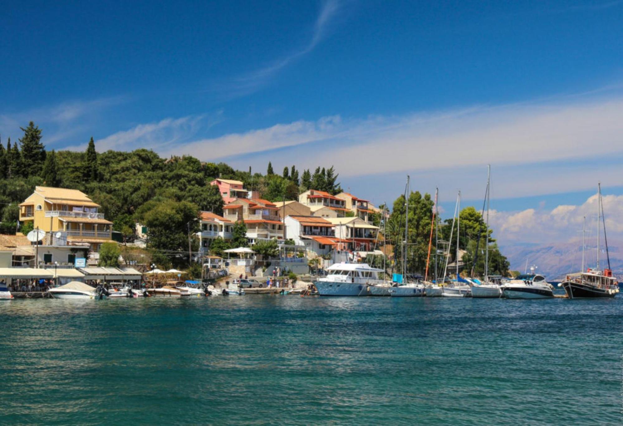 Kassiopi Piazza Suites Экстерьер фото