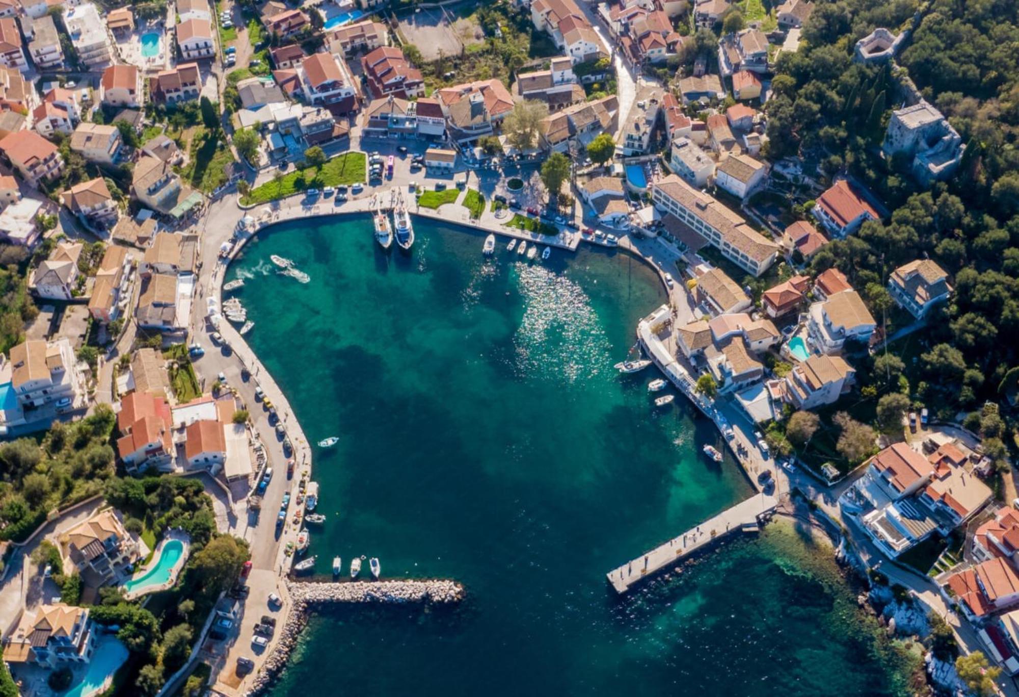 Kassiopi Piazza Suites Экстерьер фото